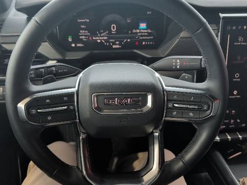 Used 2025 GMC Acadia Elevation w/ Elevation Premium Package FWD image 19