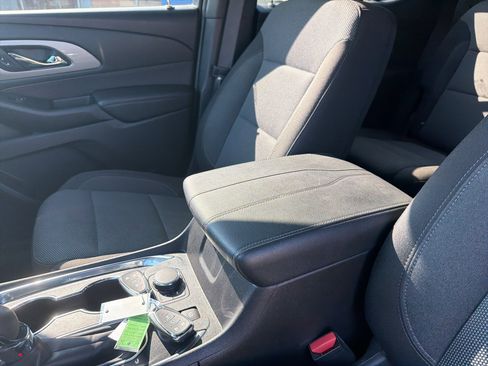 Used 2024 Chevrolet Traverse LT FWD image 40