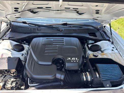 Used 2020 Dodge Charger SXT w/ Leather Interior Group RWD image 6