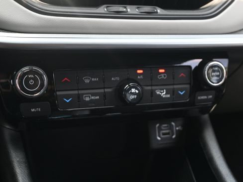 Used 2025 Jeep Compass Limited AWD/4WD image 28