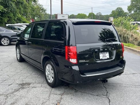 Used 2019 Dodge Grand Caravan SE w/ UConnect Hands-Free Group FWD image 8