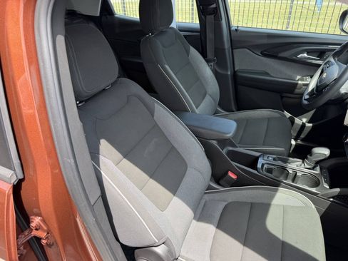 Used 2021 Chevrolet TrailBlazer LS FWD image 19