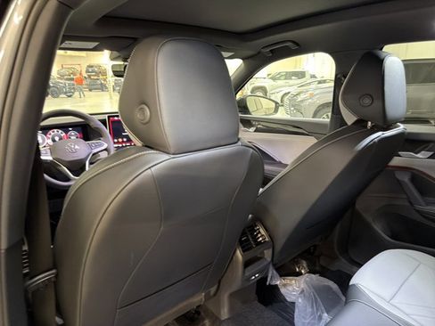 New 2026 Volkswagen Tiguan SE R-Line AWD/4WD image 20