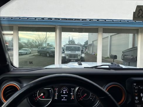 Used 2021 Jeep Gladiator Mojave image 13