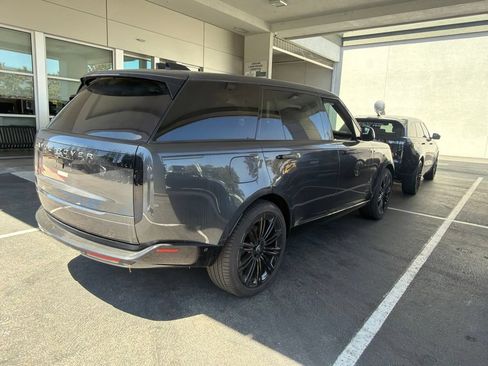 Used 2024 Land Rover Range Rover Long Wheelbase SE AWD/4WD image 6