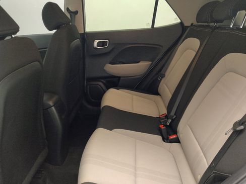 Used 2020 Hyundai Venue SEL FWD image 18