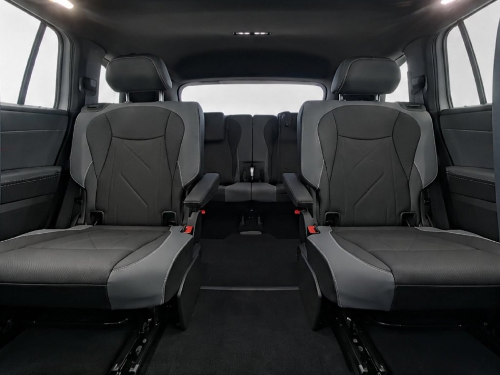 New 2027 Volkswagen Atlas SEL R-Line AWD/4WD image 23
