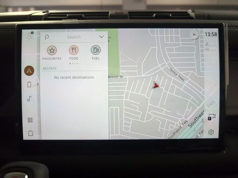 Used 2025 Land Rover Defender 90 S image 25