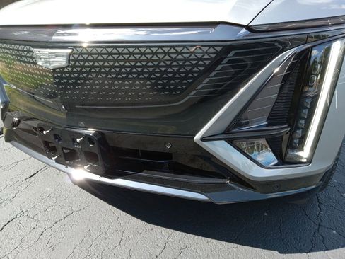 New 2025 Cadillac Lyriq Sport image 7