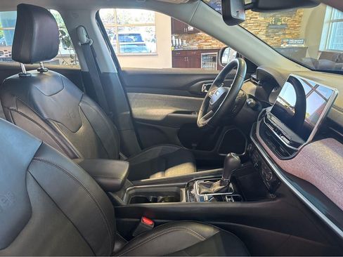 Used 2022 Jeep Compass Latitude AWD/4WD image 36