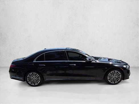 Used 2024 Mercedes-Benz S 580e 4MATIC Sedan image 4