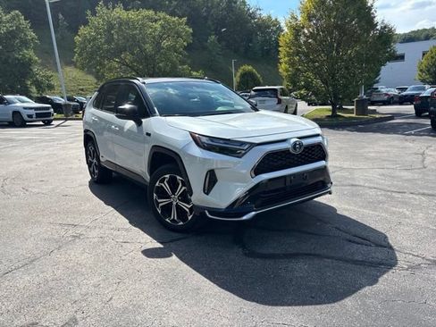 Used 2024 Toyota RAV4 XSE w/ Weather Package AWD/4WD image 4