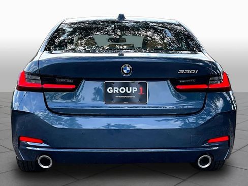 Certified 2025 BMW 330i Sedan RWD image 5