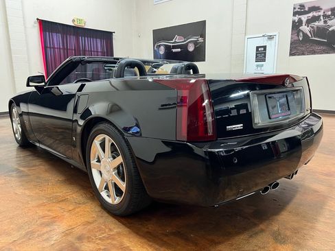 Used 2008 Cadillac XLR RWD image 7
