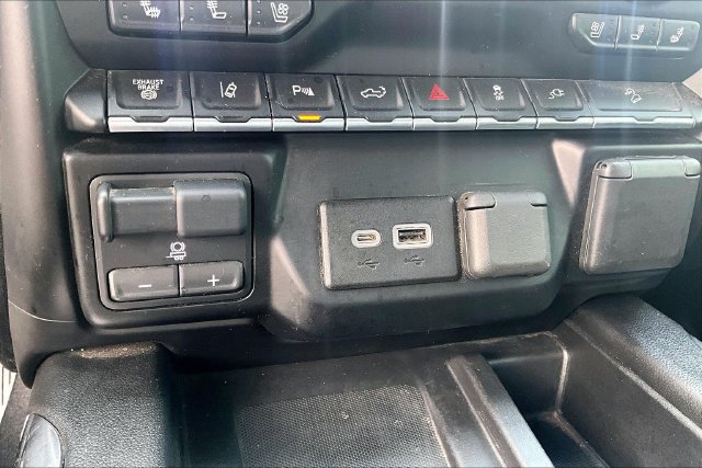 Used 2023 GMC Sierra 2500 Denali w/ Denali Ultimate Package AWD/4WD image 17