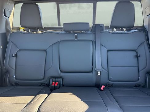 Used 2025 GMC Sierra 2500 Denali image 13