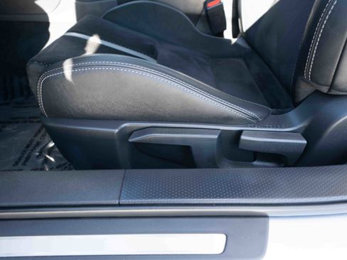 Used 2025 Toyota GR86 Premium image 12