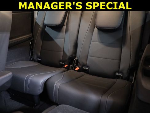 Used 2025 Mercedes-Benz GLS 450 4MATIC image 43