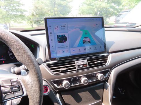 Used 2019 Honda Accord Hybrid image 21