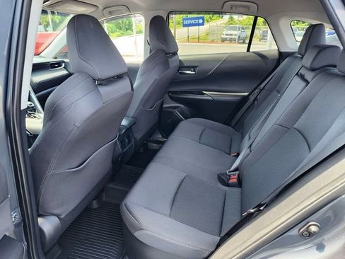 Used 2022 Toyota Venza LE AWD/4WD image 12