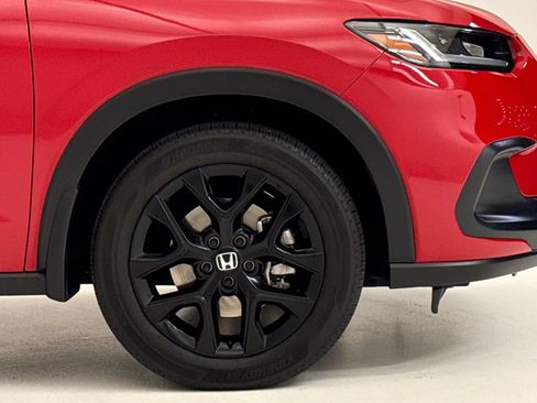 Certified 2025 Honda HR-V Sport image 6