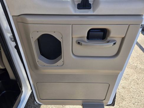 Used 2012 Ford E-350 and Econoline 350 XLT image 15