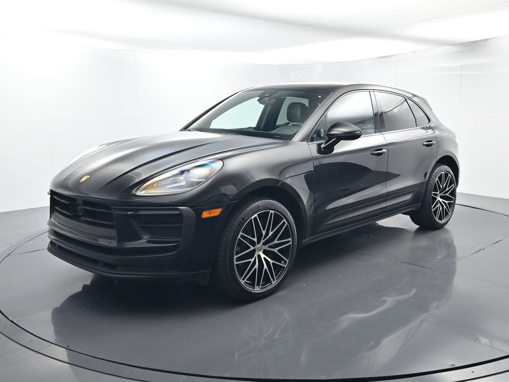 Used 2023 Porsche Macan AWD/4WD image 1