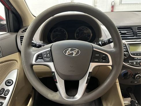 Used 2013 Hyundai Accent GLS w/ Premium Pkg image 17