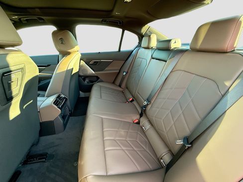 New 2026 BMW 530i w/ Executive Package image 22