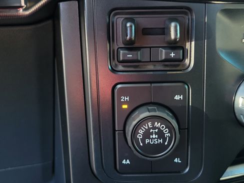 Used 2025 Ford F150 Raptor image 12