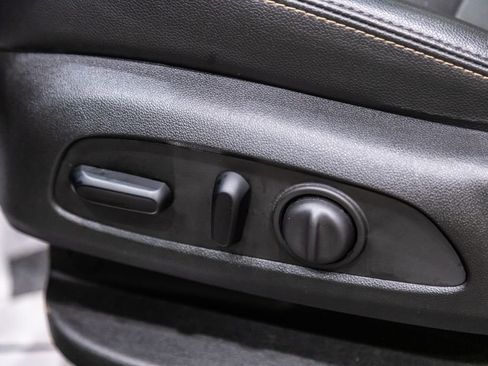 Used 2023 Chevrolet Equinox Premier AWD/4WD image 9