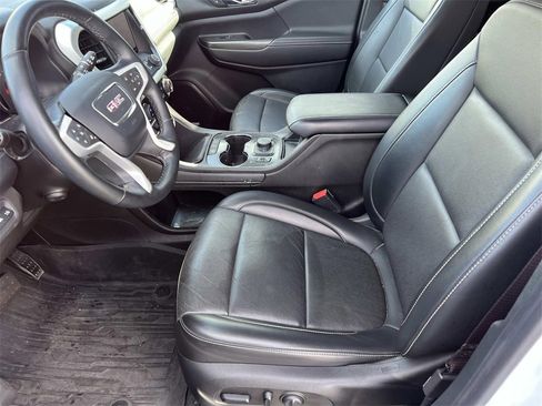 Certified 2023 GMC Acadia SLT w/ Technology Package image 18