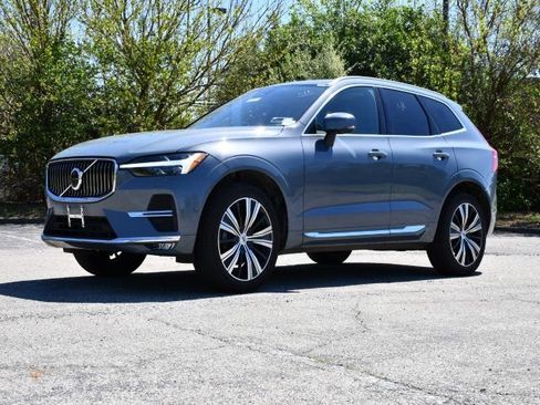 Used 2023 Volvo XC60 B5 Plus AWD/4WD image 3