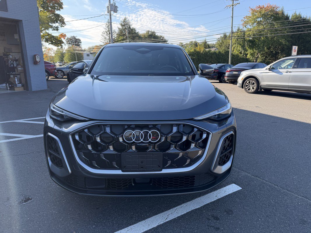 Used 2025 Audi Q5 Premium Plus w/ Premium Plus AWD/4WD image 3