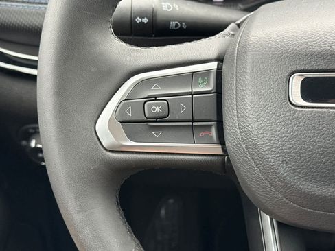 Used 2025 Jeep Compass Latitude w/ Altitude Special Edition image 26