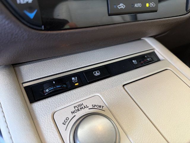Used 2016 Lexus ES 350 w/ Luxury Package w/Wood Trim FWD image 31