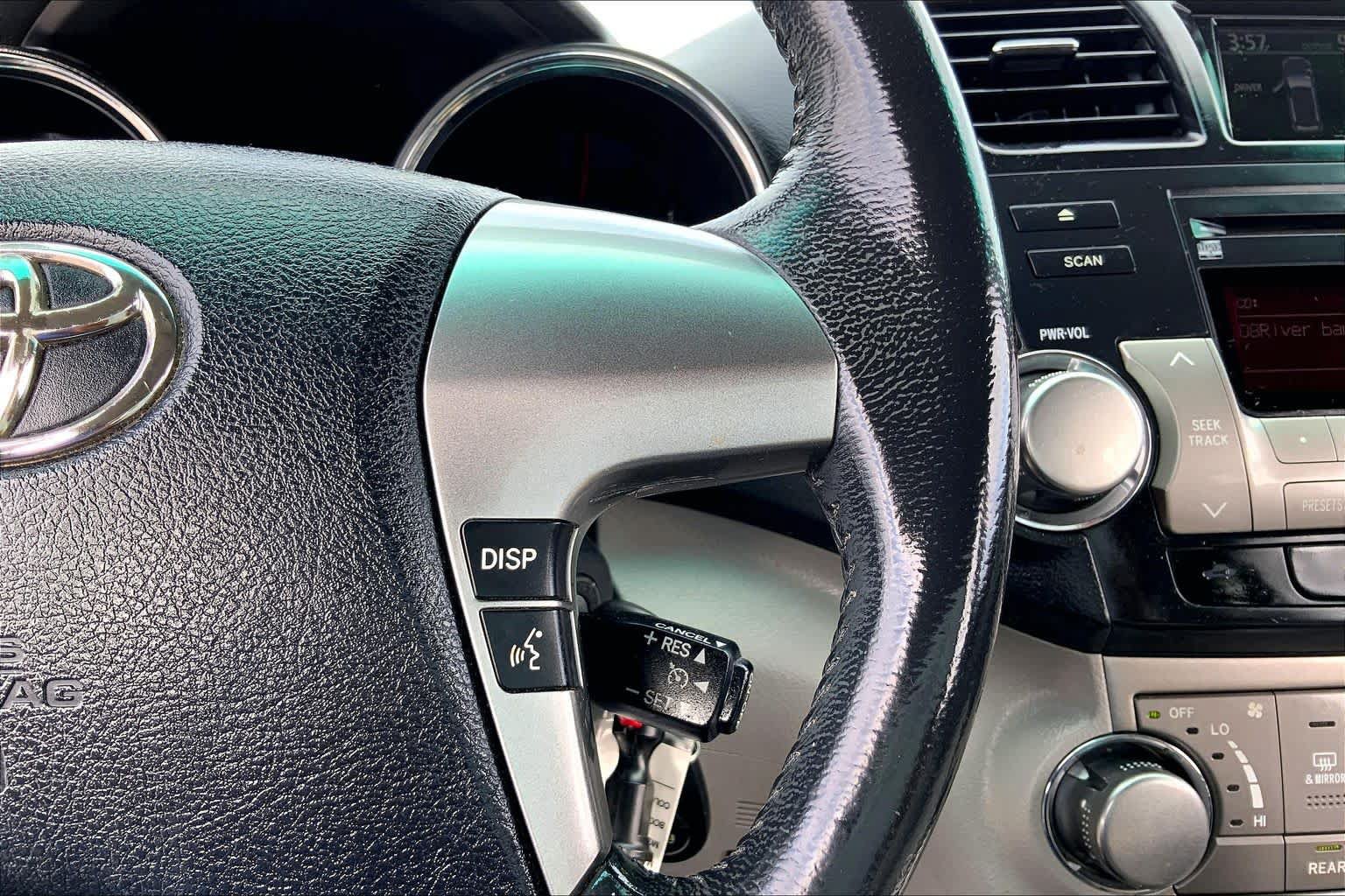 Used 2011 Toyota Highlander SE FWD image 23
