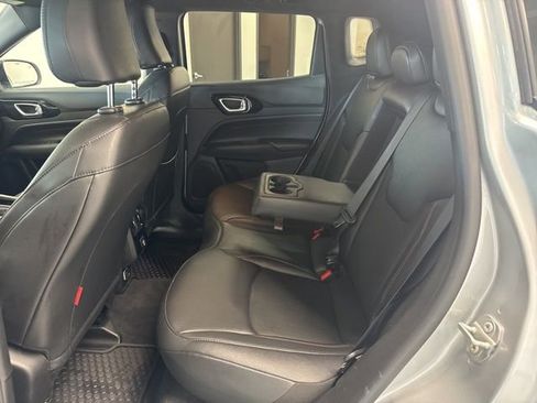 Used 2025 Jeep Compass Trailhawk AWD/4WD image 20