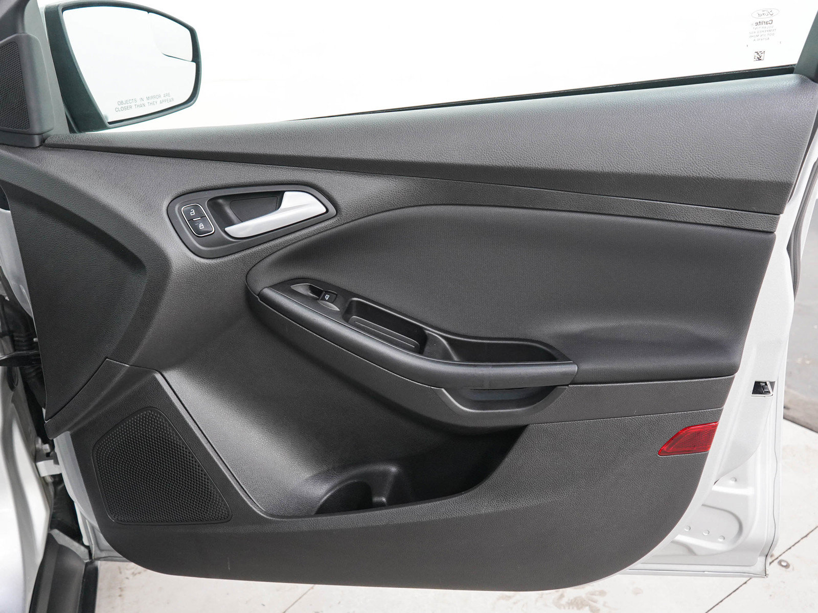 Used 2017 Ford Focus SE FWD image 9