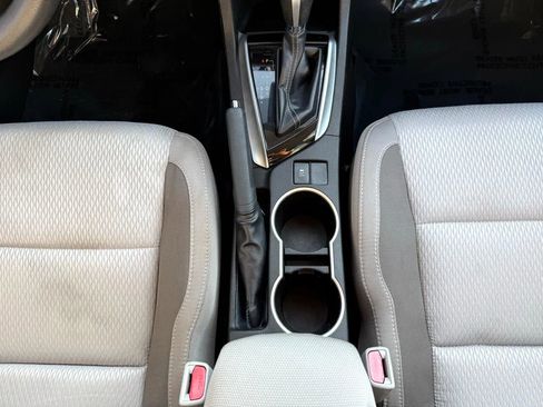 Used 2019 Toyota Corolla LE image 15