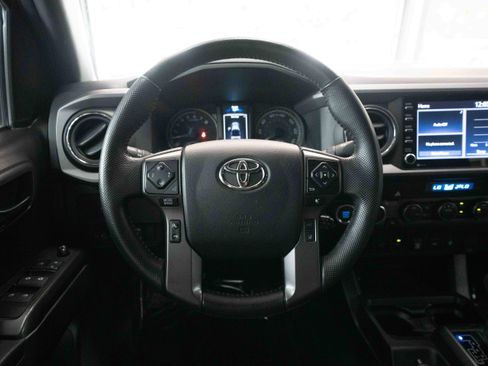 Used 2022 Toyota Tacoma TRD Sport w/ Technology Package AWD/4WD image 21
