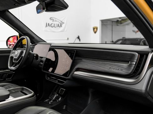 Used 2023 Rivian R1S Adventure image 20