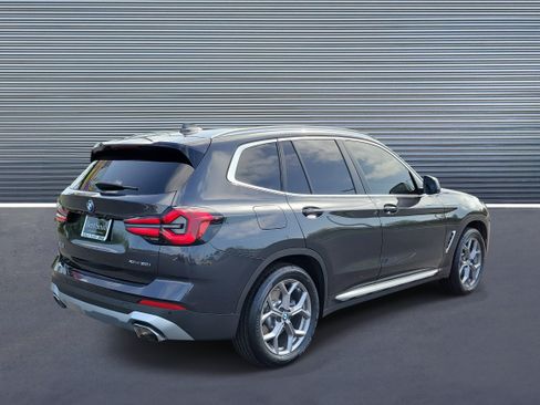 Used 2024 BMW X3 xDrive30i w/ Premium Package AWD/4WD image 3