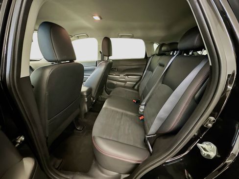 Used 2024 Mitsubishi Outlander Sport SE image 28