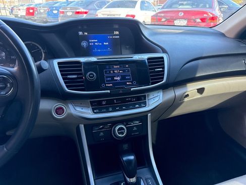 Used 2014 Honda Accord Touring image 12