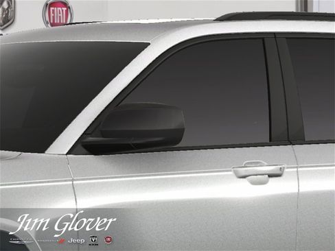New 2025 Jeep Grand Cherokee Altitude image 19
