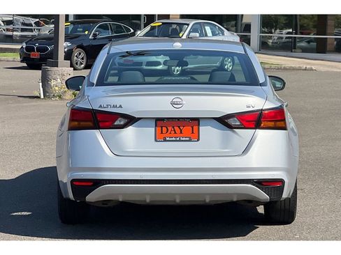 Used 2023 Nissan Altima 2.5 SV image 6