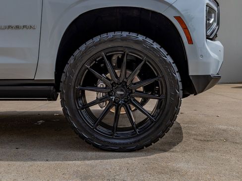 Used 2026 Chevrolet Suburban High Country AWD/4WD image 12