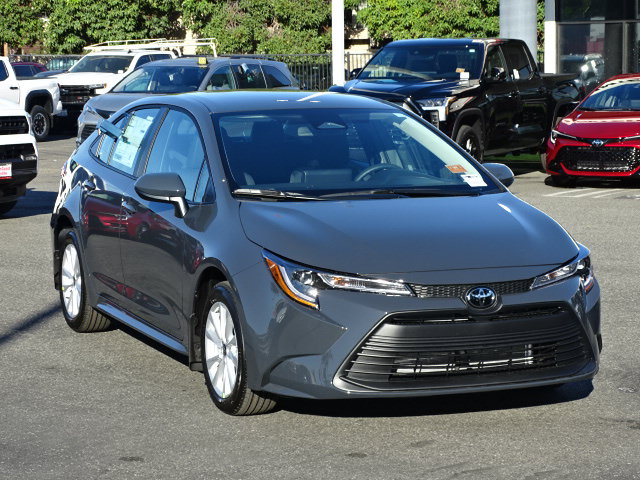 New 2027 Toyota Corolla LE w/ LE Premium Package FWD image 2