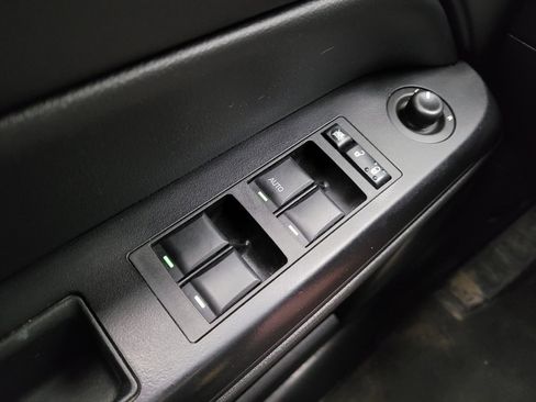Used 2016 Jeep Patriot Latitude AWD/4WD image 27